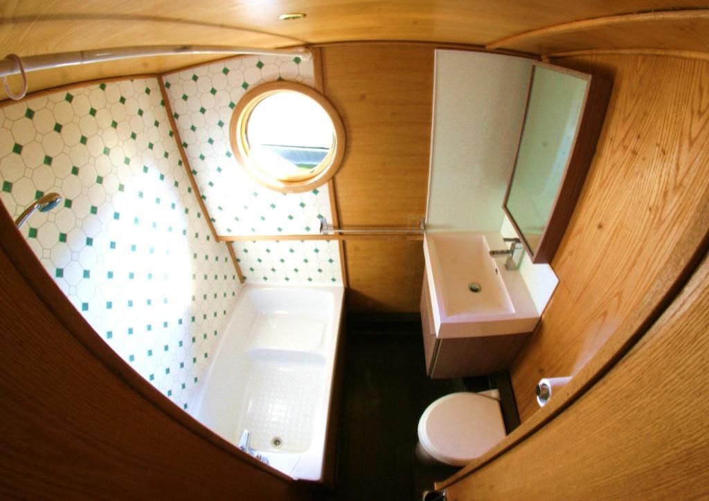 Péniche Poompui Hotel Aigues-Mortes Habitación foto