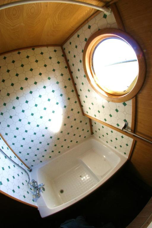 Péniche Poompui Hotel Aigues-Mortes Habitación foto