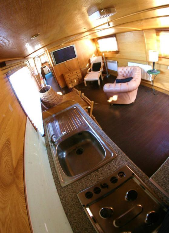 Péniche Poompui Hotel Aigues-Mortes Habitación foto